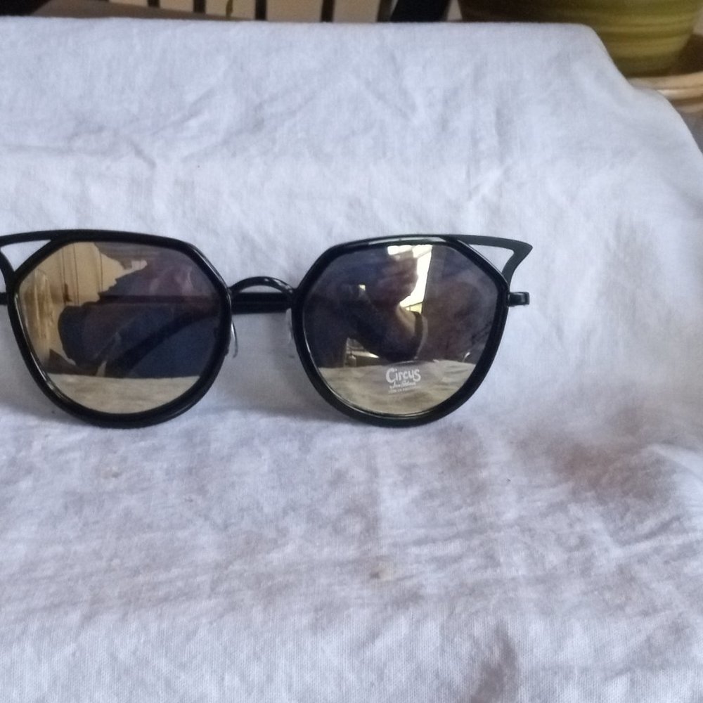 Circus Black Frame/Mirrored Lenses Sunglasses
